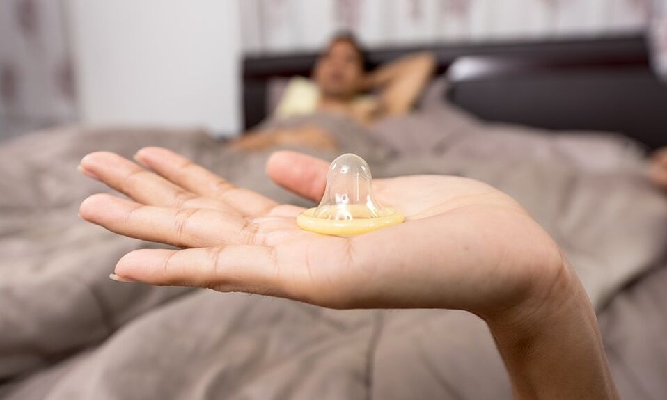 prezervativ și lubrifiant atunci când sunt trezite