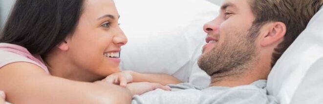 Bărbat activ sexual cu femeie